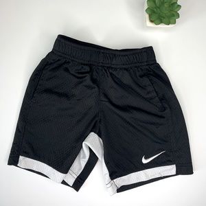Nike toddler shorts dri-fit 4t